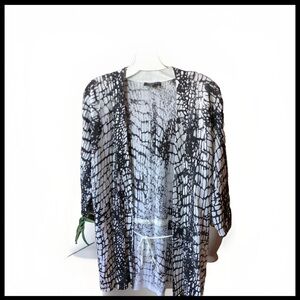 Lafayette 148 Size XL black/white/gray patterned 3/4 sleeve open cardigan